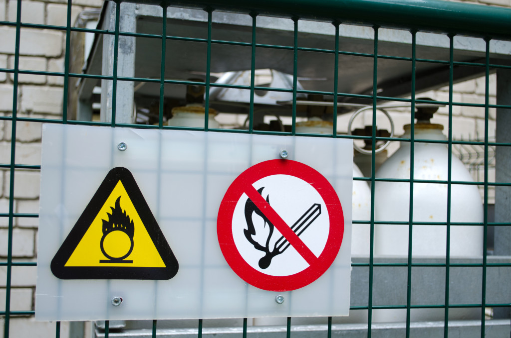 flammable sign